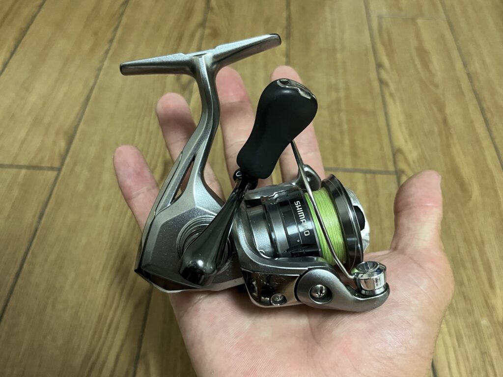 500番は旅番手」。超小型スピニングリールで広がる釣り旅の可能性  